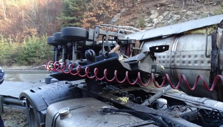 катастрофа цистерна - СЛЕД КАТО СЕ ПОМЛЯХА В ПРИМОРСКО: Четири катастрофи само за час и във Видинско!