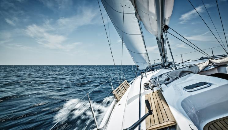 яхта - УЖАС В МОРЕТО: Торнадо обърна яхта!