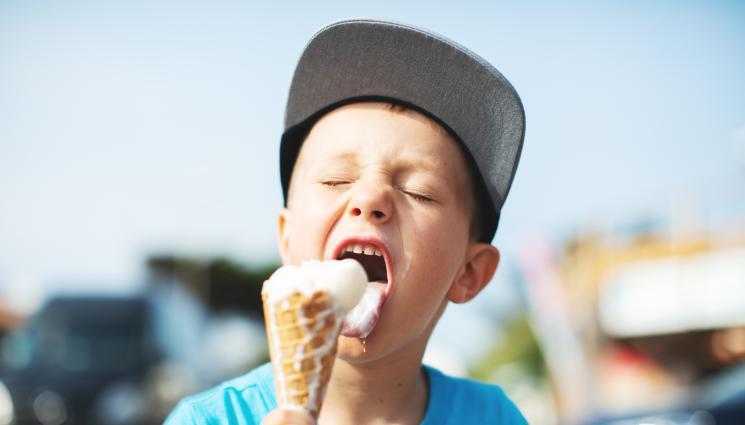 а - ПОКАЖИ МИ...СЛАДОЛЕДА СИ: Леденото лакомство разкрива какъв човек сте!