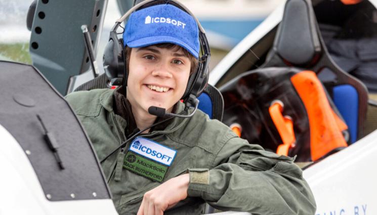 Мак Ръдърфорд - НОВ РЕКОРД НА ХОРИЗОНТА: Най-младият околосветски пилот каца в София