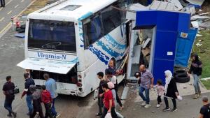 Причина за тежкия инцидент в Бургас при който автобус с