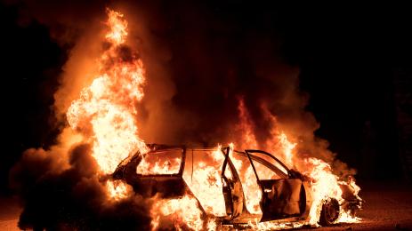 горяща кола