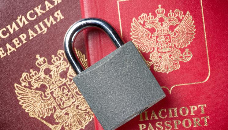 паспорт - РАЗДОРЪТ ПРОДЪЛЖАВА: ЕС не може да стигне до решение за руските визи