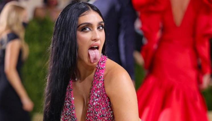 Леон Лурдес - ПО СТЪПКИТЕ НА МАЙКА СИ: Дъщерята на Мадона хвана микрофона. 