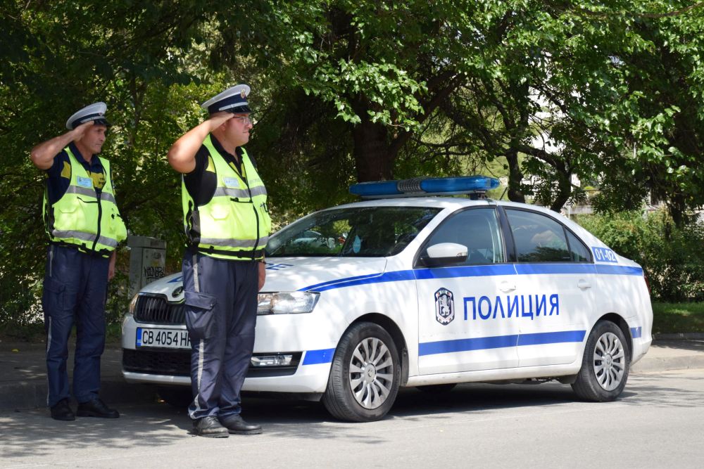 МВР отдаде почит на загиналите в Бургас полицейски служители