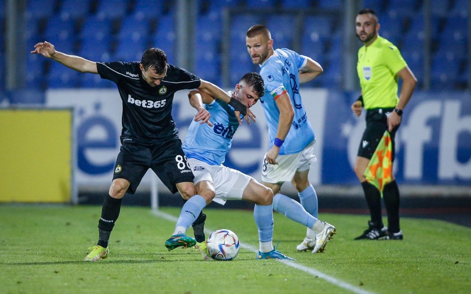 Съдията от Сливен Димо Димов, който беше главен ВАР на