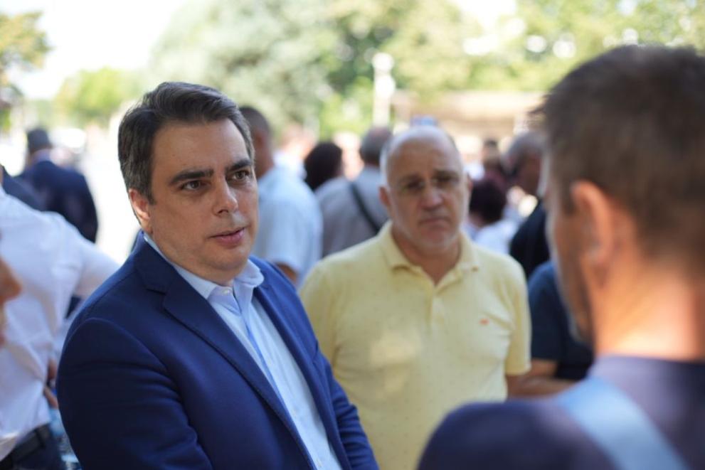  Политическа партия в Раднево Кирил Петков Асен Василев 