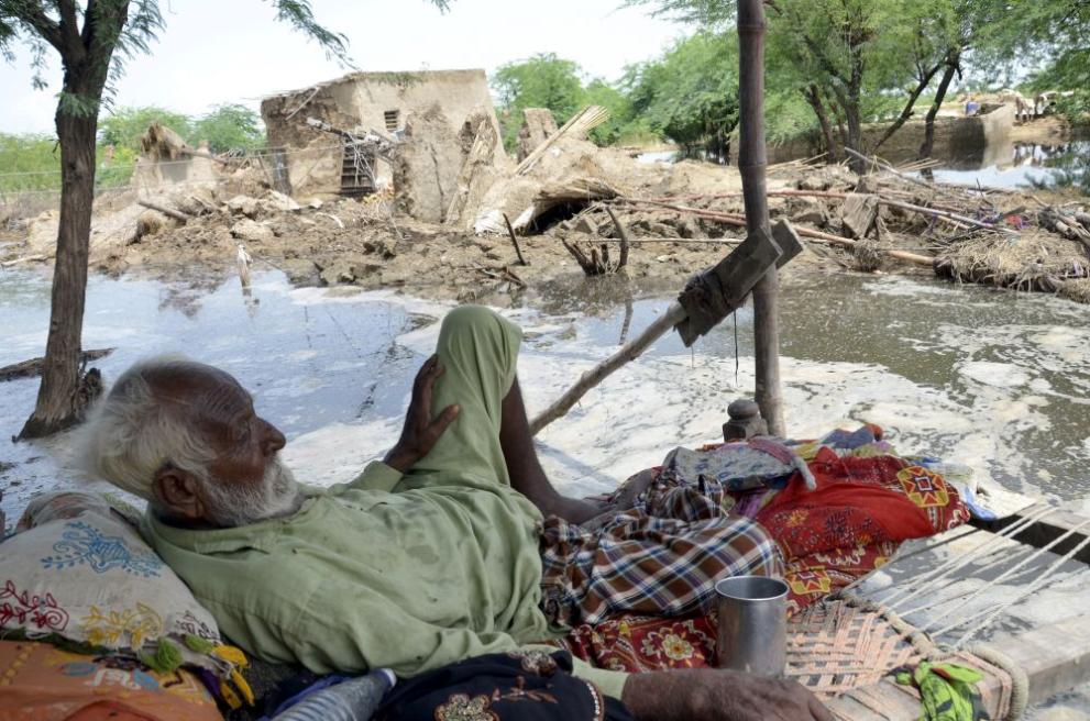 Пакистан търси международна помощ заради невижданите наводнения. Властите в страната