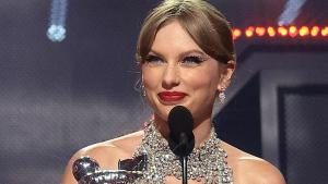 Американската певица Тейлър Суифт изцяло превзе класацията на Билборд за