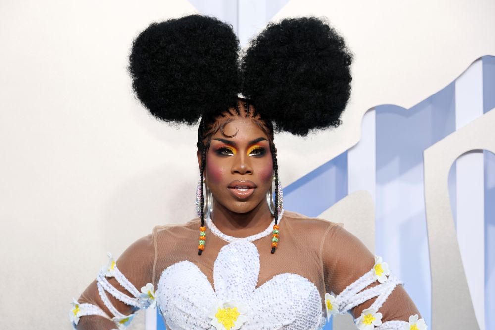 Monet X Change