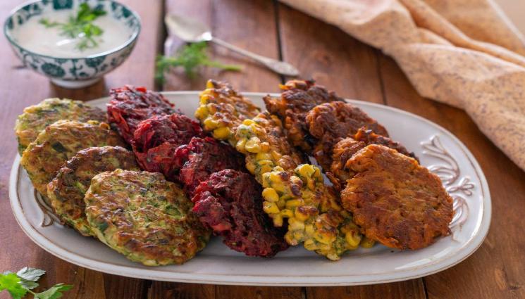 рецепти - Апетитни карамелизирани пържоли и бързи зеленчукови кюфтета