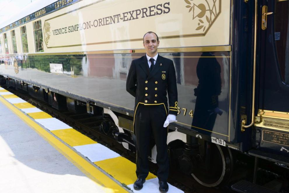 Легендарният влак Ориент Експрес пристига на гарата в Русе. Пътешествието