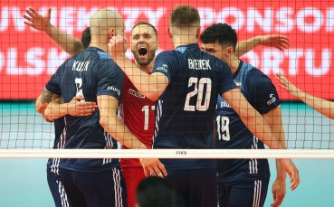 Световният шампион по волейбол Полша победи САЩ с 3 1 23 25