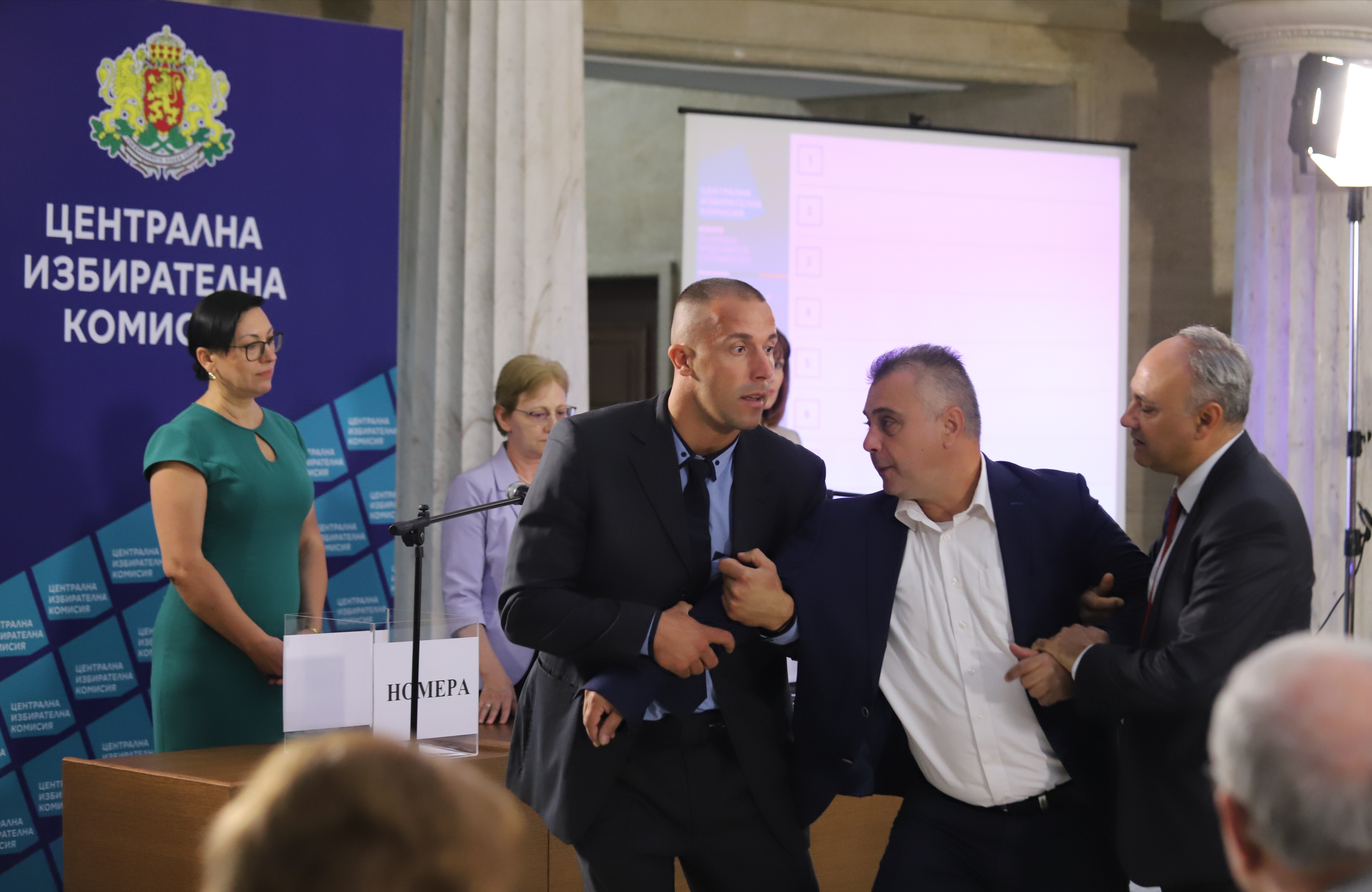 Юлиян Ангелов