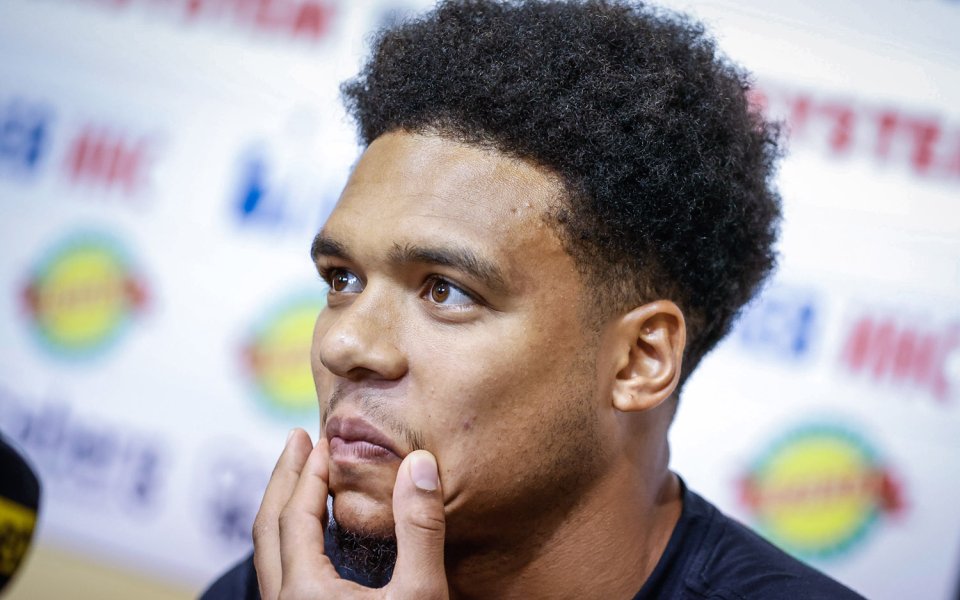 Левият защитник на ЦСКА Брадли Де Нойер вярва, че отборът