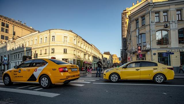 Хаос в Москва: Хакери изпратиха всички таксита на един адрес (ВИДЕО)