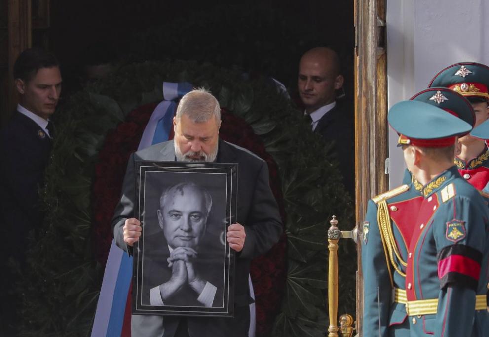 Руският президент Владимир Путин изпрати венец с лента в цветовете