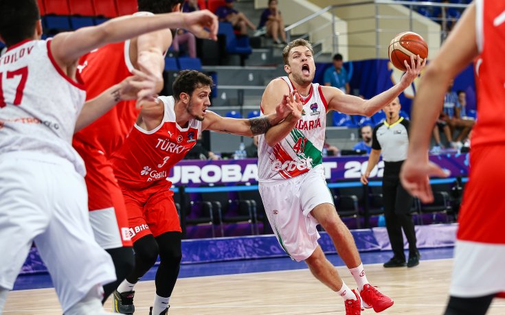 Везенков се нареди до големи имена с представянето си на Евробаскет 2022