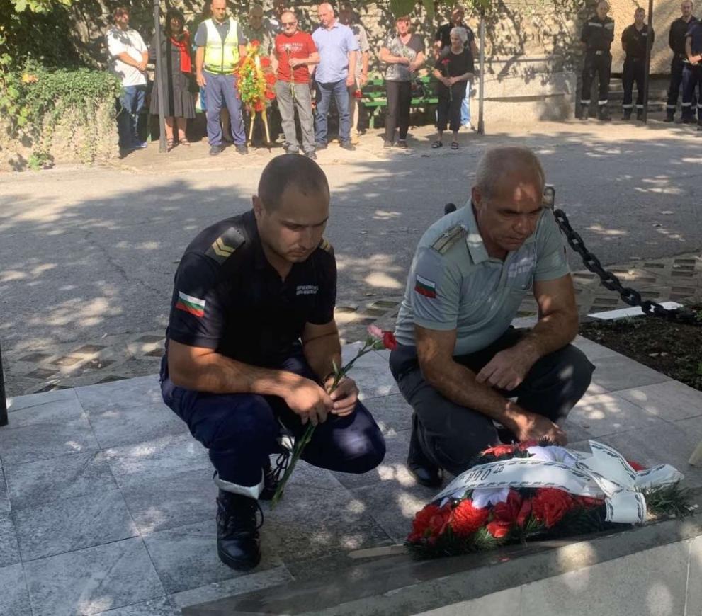  починали Бобов дол 