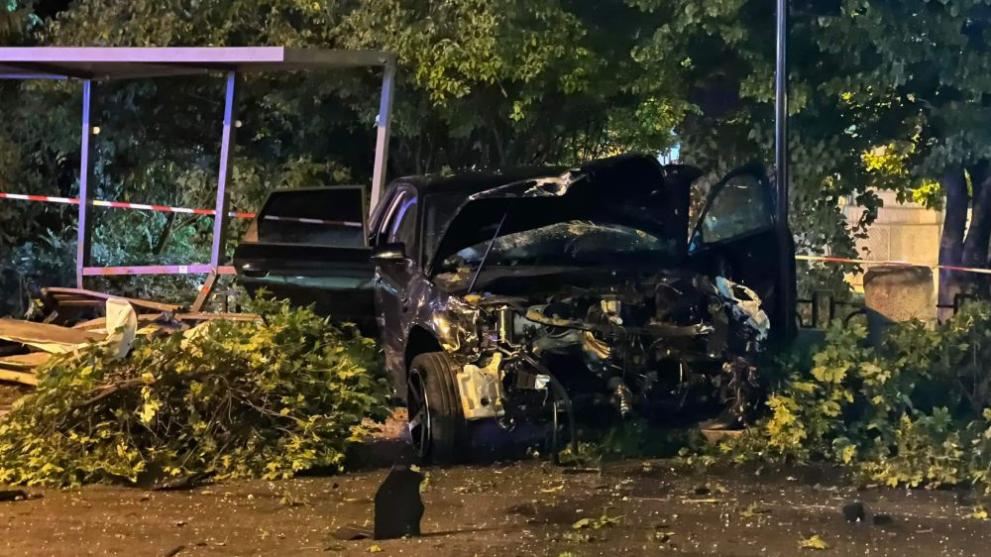 Млад шофьор помете спирка във Велико Търново, съобщиха от полицията.