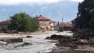 Продължава почистването на речните корита в селата Каравелово и Богдан