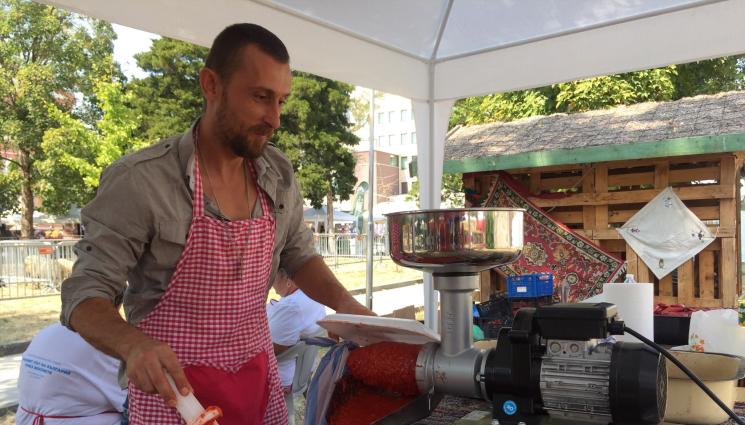 лютеница - Агро Телеграф: Лютеница или лютика - винаги е царица