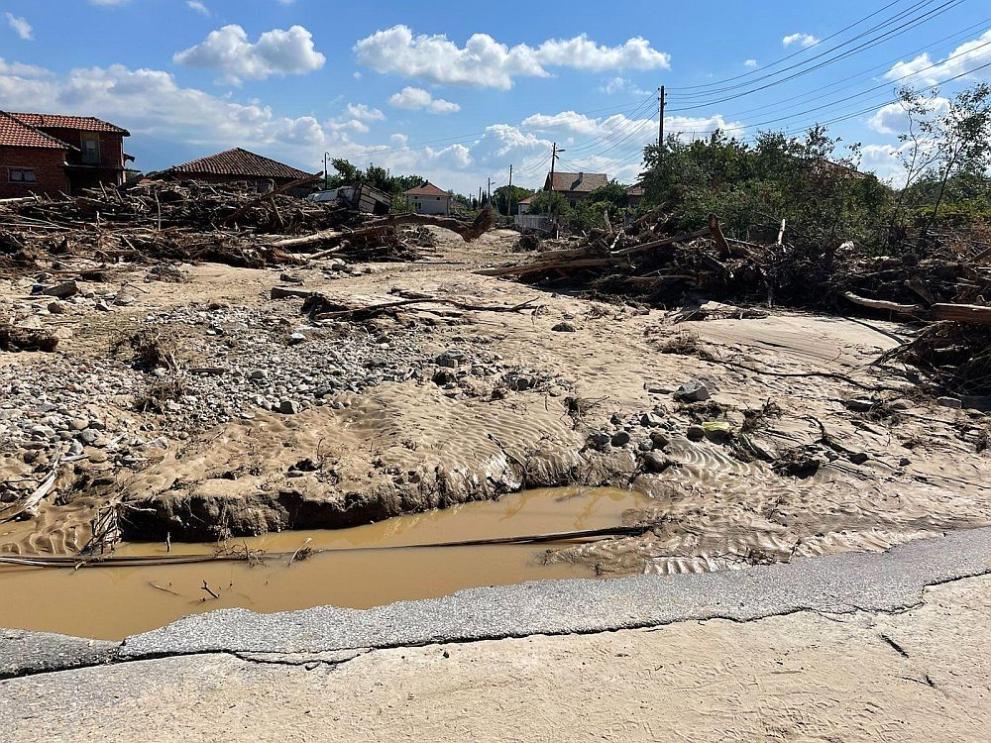 По предварителни данни щетите от наводненията в трите най-засегнати места