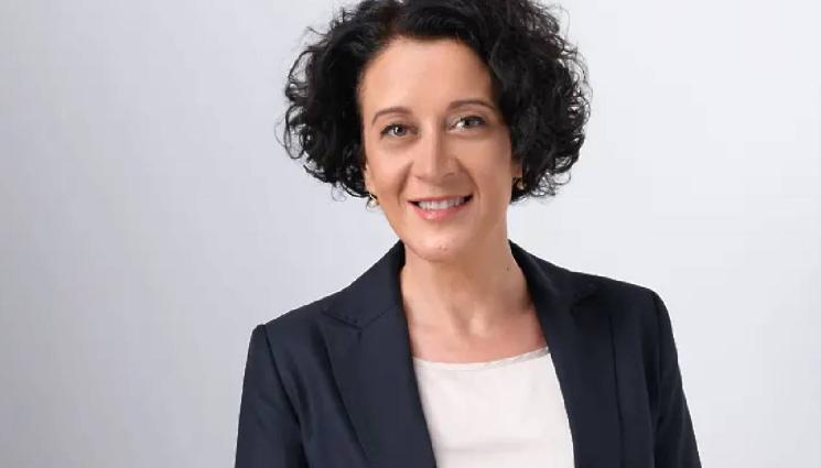 Антоанета Цонева - ПРЕДИЗБОРНА КАМПАНИЯ 2022: Антоанета Цонева яхна каруца, агитира за гласове в Пазарджик (СНИМКА)