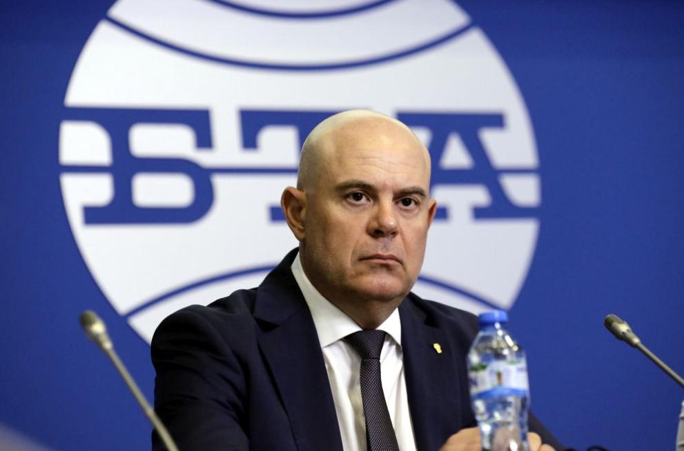 Имаме проблем с пътя. Пътят е този елемент, който кара