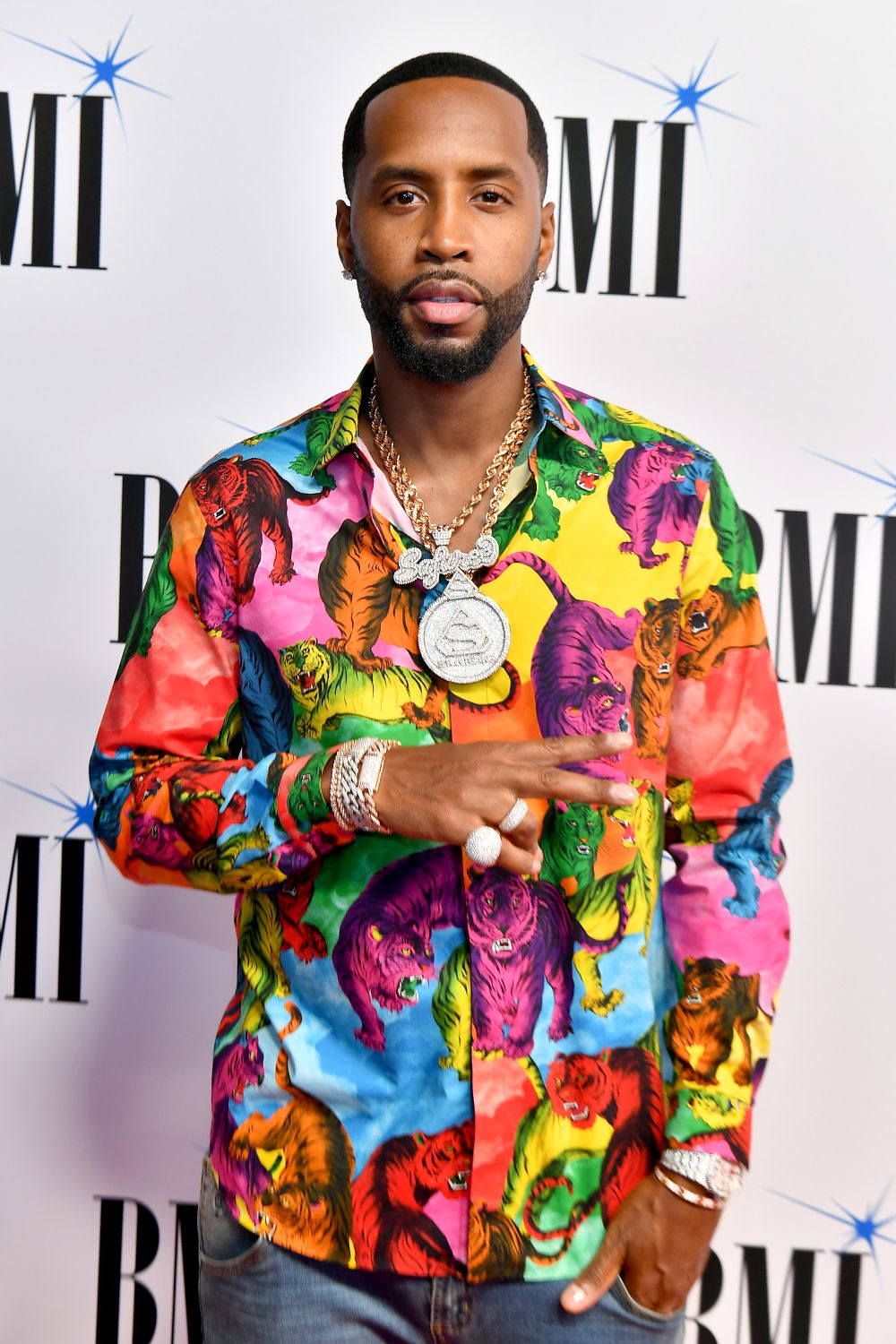 <strong>Safaree</strong><br>
<br>
Safaree e ямайско-американски рапър, автор на песни, предприемач и телевизионен водещ. Toй има 3,2 милиона последователи в Onlyfans. Всеки абонат плаща месечна такса от 15 долара за гледане на порнографски видеоклипове, което му носи около 1,91 милиона долара всеки месец<br>
<br>
<br>
 
