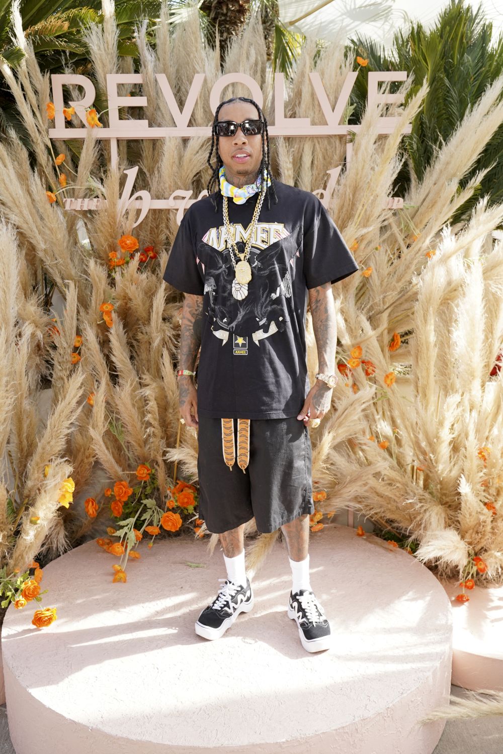 <strong>Tyga</strong><br>
<br>
Американският рапър Майкъл Рей Нгуен-Стивънсън, известен още като Tyga изтри акаунта си с 21,8 милиона последователи, за да създаде конкурентна платформа, наречена Myystar. Той споделяше видеоклипове зад кулисите на музикалната си кариера, интимни снимки и други лични момент срещу месечна абонаментна такса от $20<br>
 