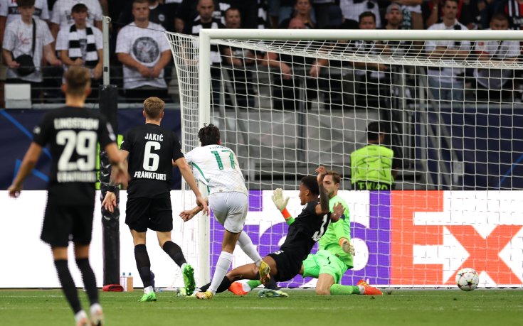 Спортинг прегази Айнтрахт Франкфурт