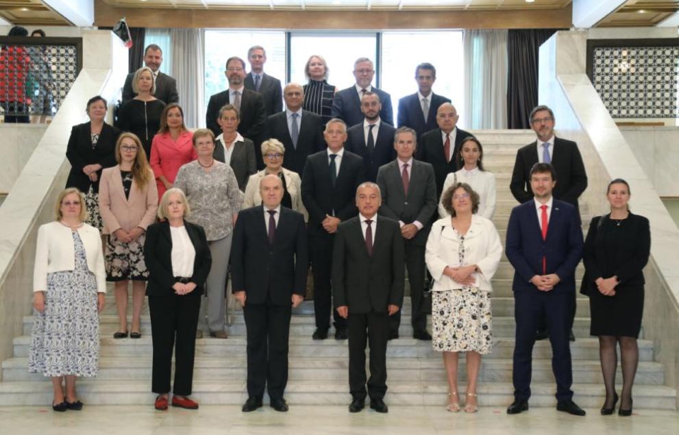 Премиерът Гълъб Донев се срещна с посланиците от страните членки
