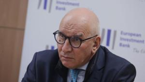 Банкерът Левон Хампарцумян коментира че е много вероятно в борбата