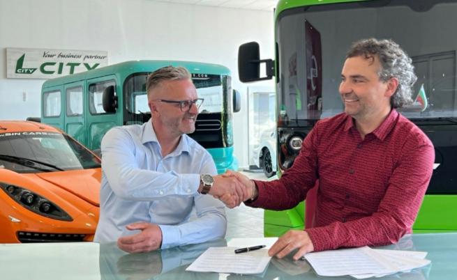  Росен Даскалов (в дясно) 