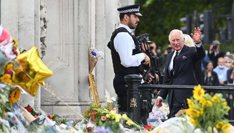 Чарлз Камила - ОФИЦИАЛНО: Провъзгласяват Чарлз Трети за крал на Великобритания и държавен глава на Канада