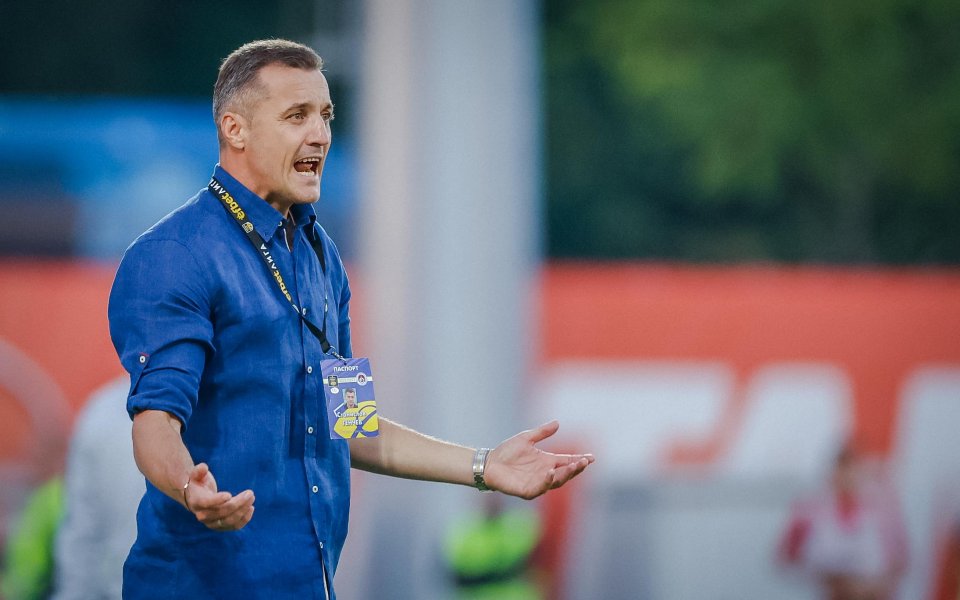 Треньорът на Локомотив София Станислав Генчев призна, че въпреки кадровите