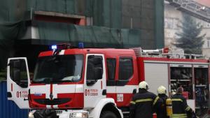 Пожар избухна в стара постройка в благоевградското село Покровник Огънят