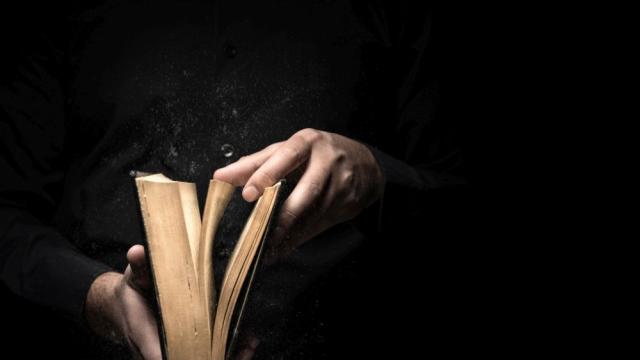 Признание: Български автор задмина Стивън Кинг и Джон Гришам в английска класация