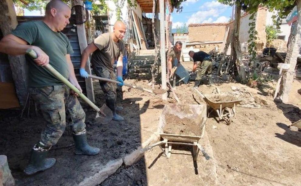  войска наводнения Карловско 