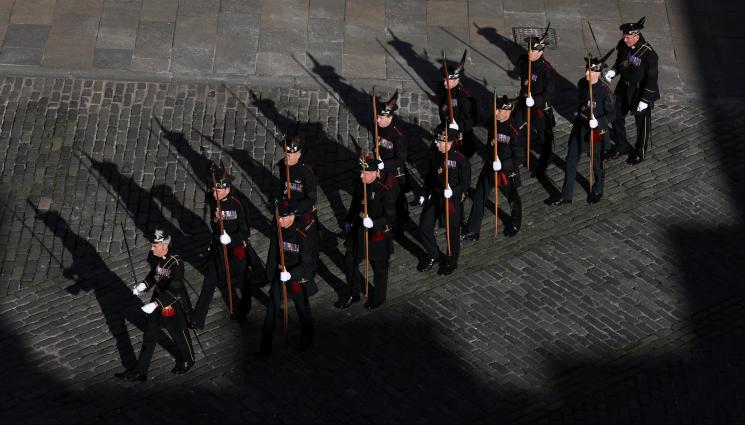a - След кончината на Елизабет Втора: Арестуваха трима протестиращи за нарушаване на обществения ред