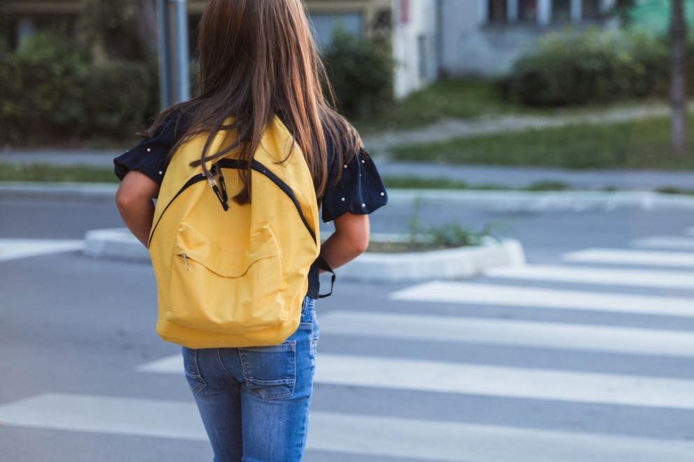 Шофьор удари 15-годишно момиче на пешеходна пътека в Добрич, съобщиха