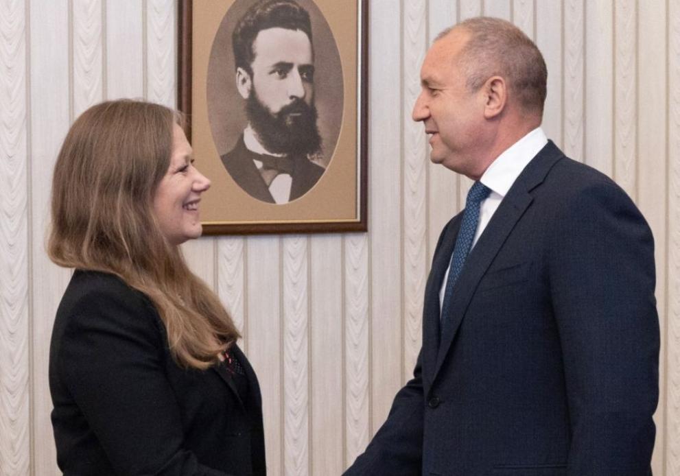 България се нуждае от стабилно редовно правителство и работещ парламент