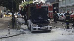 Автомобил с пловдивска регистрация горя в центъра на София Инцидентът