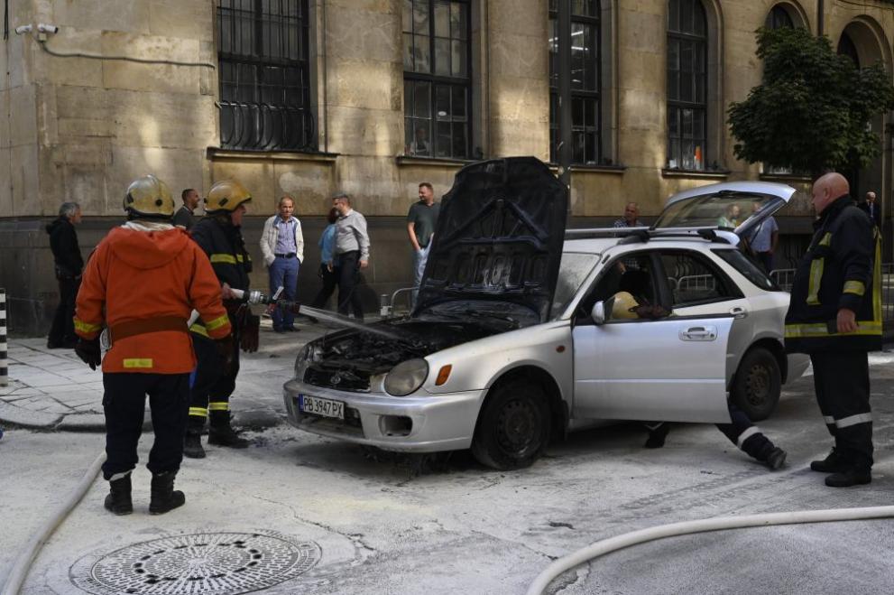  автомобил гори 