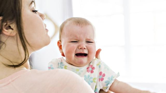 Учени установиха как най-ефикасно се успокоява плачещо бебе