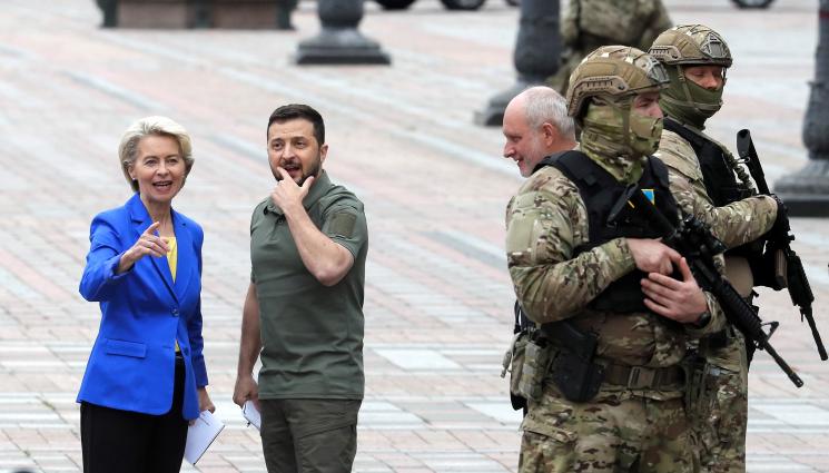 Урсула фон дер Лайен Володимир Зеленски - В ЗНАК НА ПОДКРЕПА: Урсула фон дер Лайен на посещение в Киев
