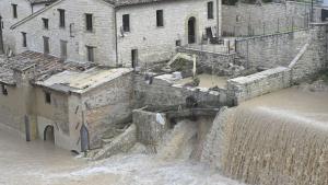 Броят на жертвите на наводненията и свлачищата в Италия причинени