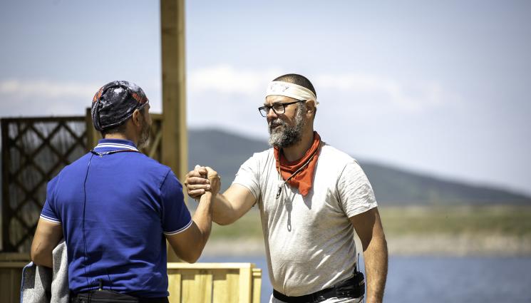 фермата - Кмет и хлебар влизат в свирепа битка за оцеляване във „Фермата“