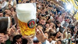 Прочутият бирен фестивал в Мюнхен Октоберфест се завърна след